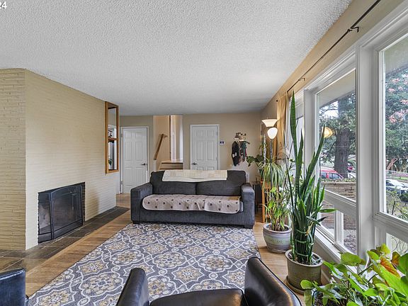 5th image of 1208 NE 65th St