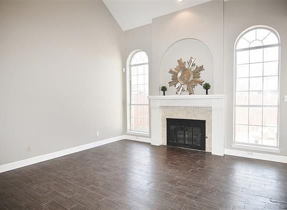 3rd image of 3807 Seminole Cir