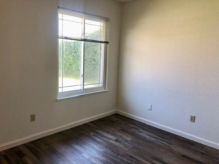7521 Blackthorne Way — Photo 13
