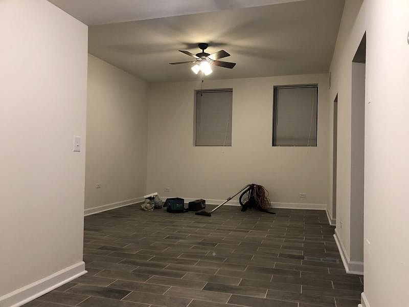 2nd image of 4058 N Sheridan Rd APT Bw