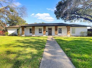 3855 Crest Cove Cir, Dallas, TX 75244