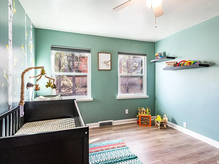 2354 Taylor Ave — Photo 15