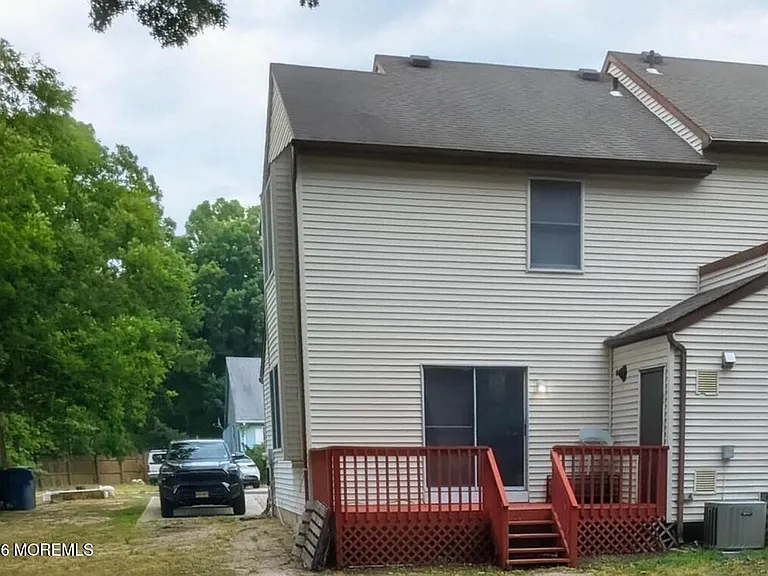 42-44 Winged Foot Ln #42 — Photo 4
