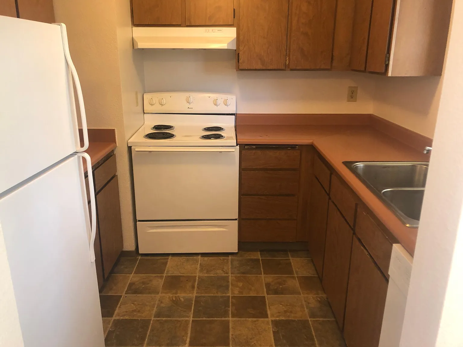 2 bed, 750 sqft, $950 — Photo 4