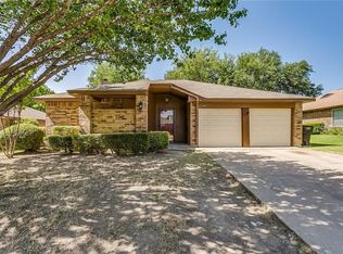 10057 Stoney Bridge Rd, Fort Worth, TX 76108