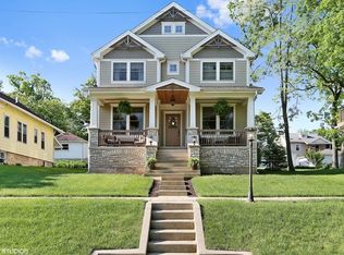 6 E Division St, Lemont, IL 60439