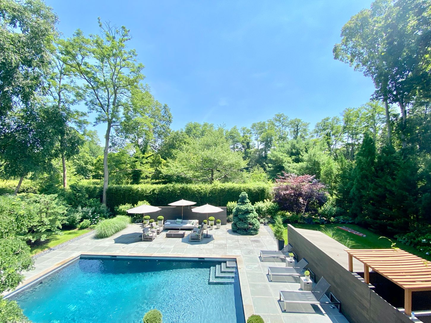  Pool and Lounding