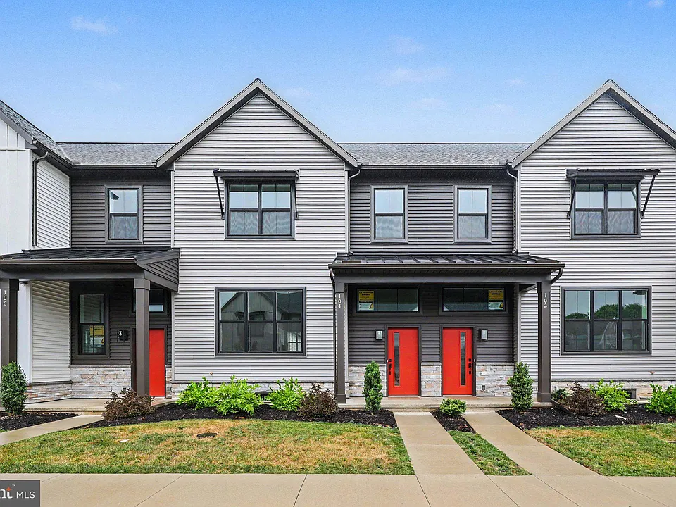 104 Madison Dr