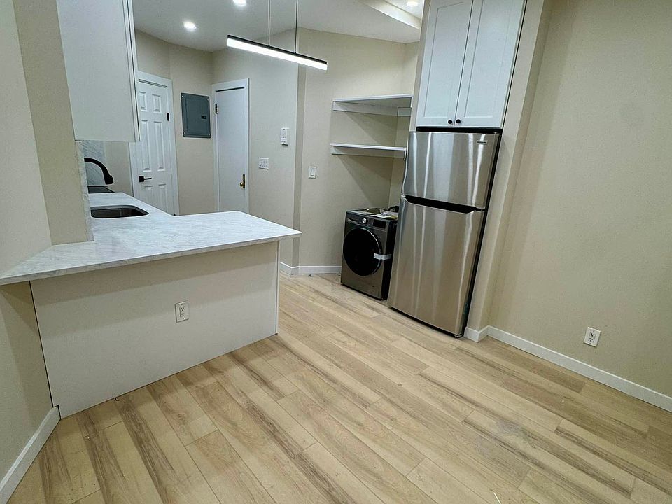 1st image of 77 Barrow St APT 3RW