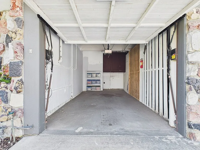Fifth Street Apartments — Photo 9