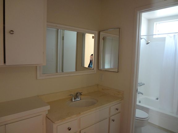 3rd image of 12021 Burbank Blvd APT 205