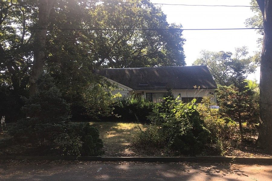 1st image of 256 Saint Lawrence St