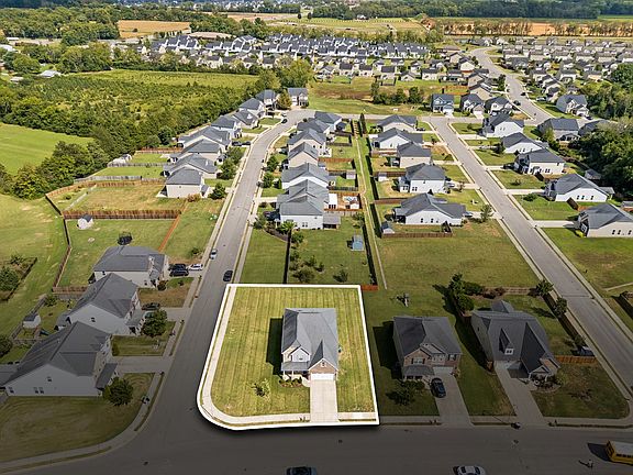 2nd image of 3527 Lantern Ln