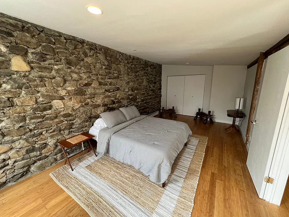 1141 Albany Post Rd #3