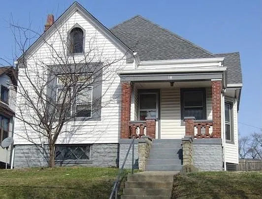 18 W Walnut St photo 1