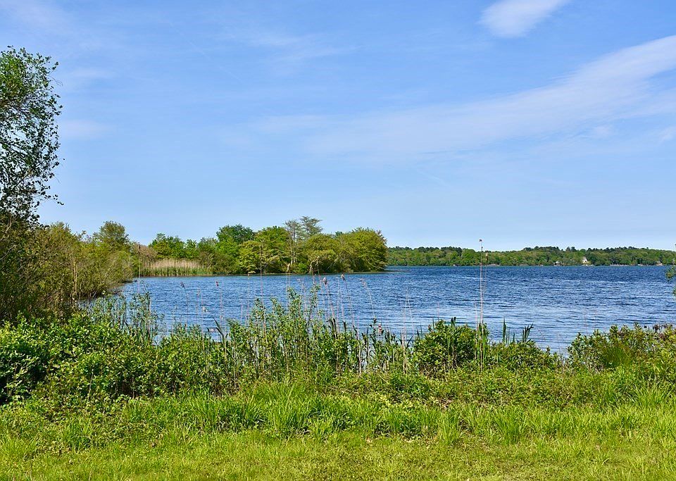 572 Snipatuit Rd, Rochester, MA 02770 Zillow