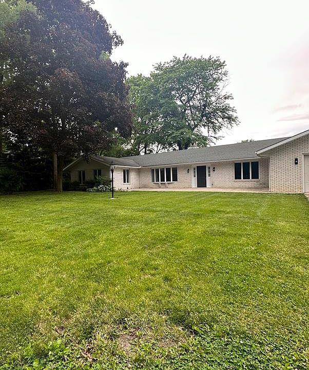 1st image of 930 Toulon Ave