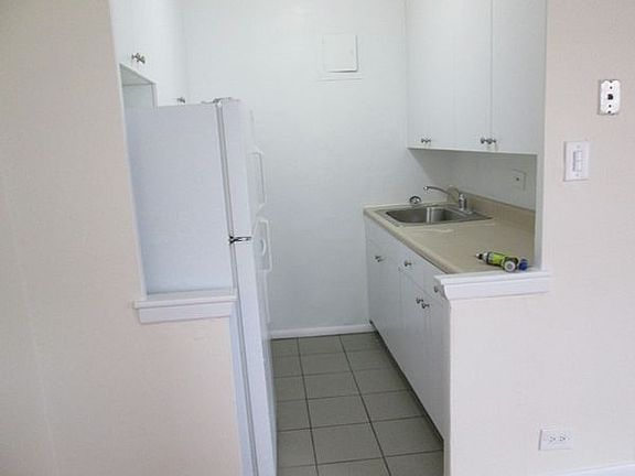 3rd image of 12360 83rd Ave APT 5V