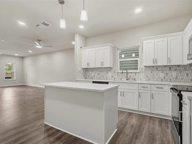 8025 Virgil St — Photo 10