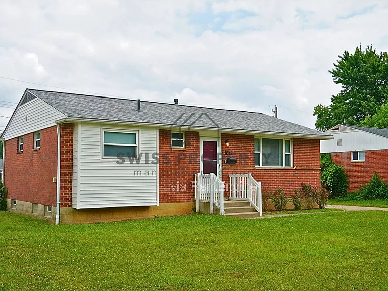1642 Marina Dr — Photo 1
