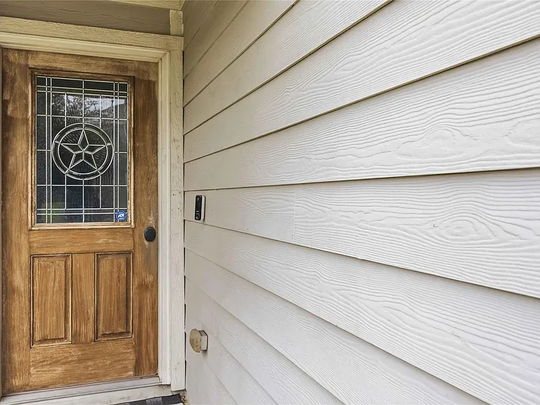 18933 Porchlight Ct — Photo 2