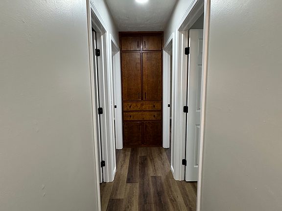 4th image of 2230 N Aline Ave