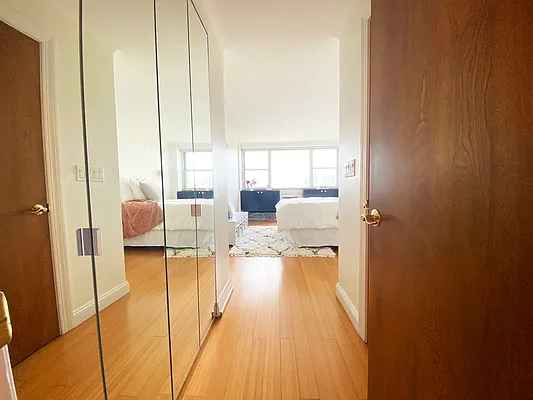 Sold by Hauseit LLC | media 10