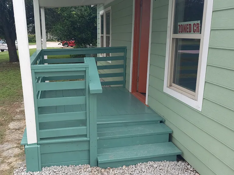 102 San Saba Ave — Photo 3