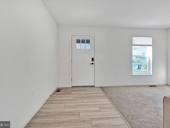 5th image of 145 Appaloosa Dr