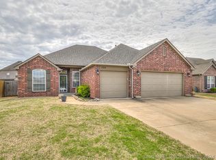 1709 W Charleston St, Broken Arrow, OK 74011