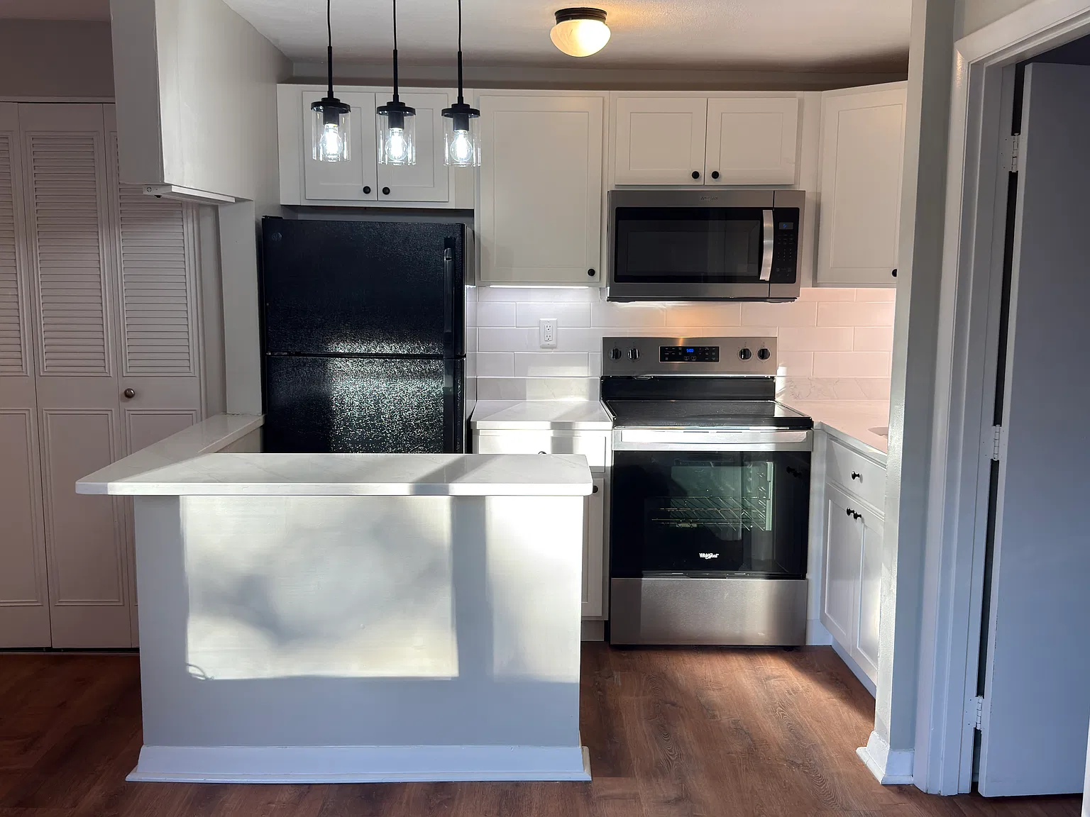 1 bed, 460 sqft, $2,100 — Photo 1