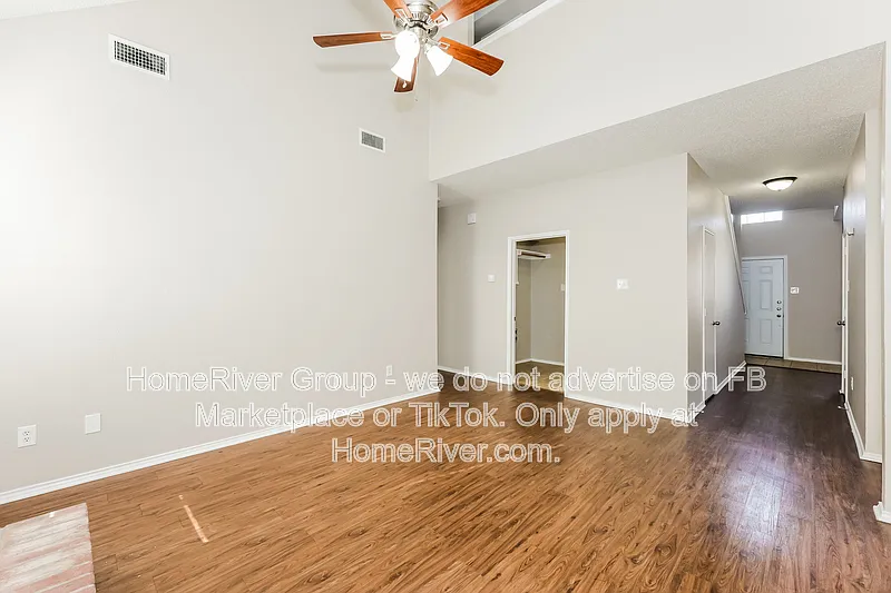 4 bed, 2.5 bath, 2047 sqft, $2,345 — Photo 3