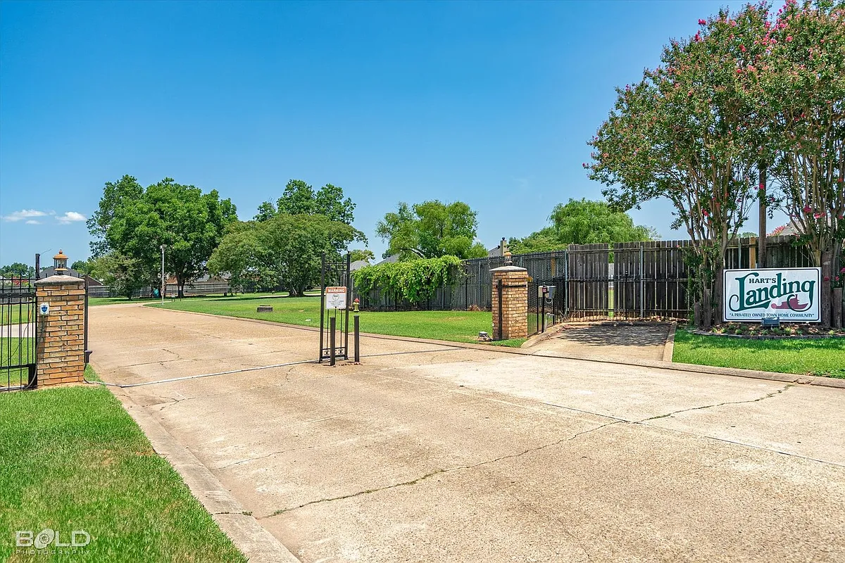 Building Photo - 9913 Dagger Point