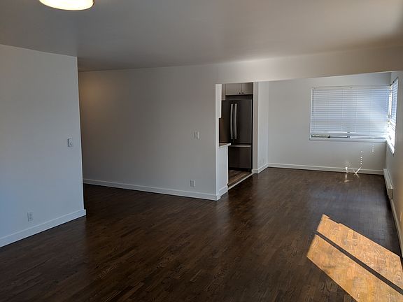 5th image of 2617-2621 22nd Ave W #3