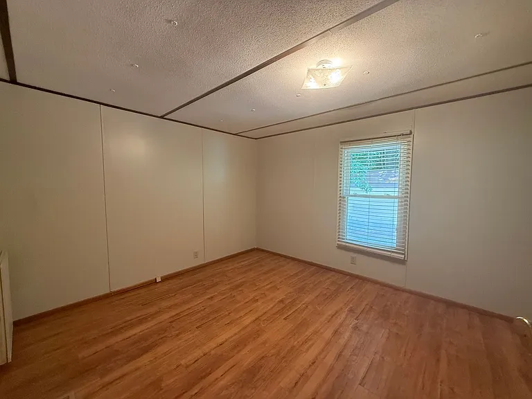 133 Patricia Ln — Photo 15