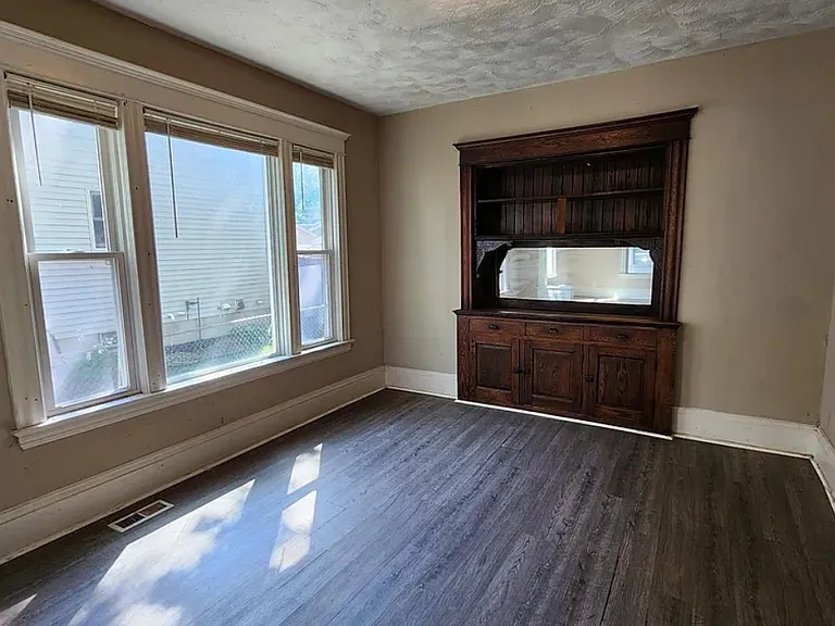 2823 Bryant Ave N — Photo 11
