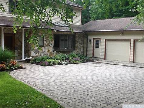 14 Troutbeck Crescent