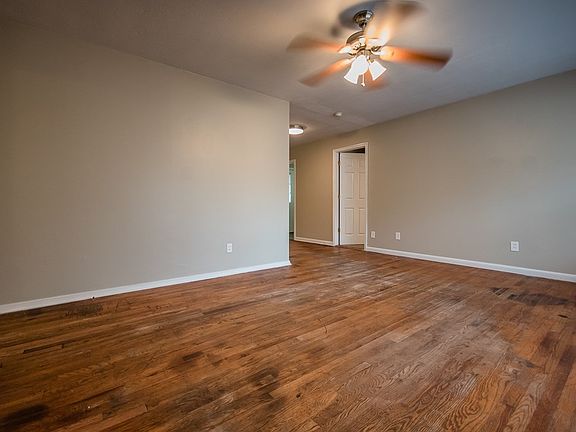 5th image of 1814 Canterbury Dr