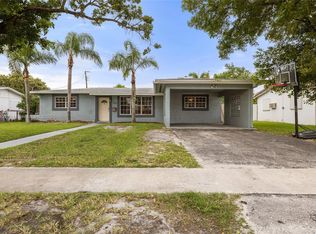 720 SW 69th Way, Pembroke Pines, FL 33023