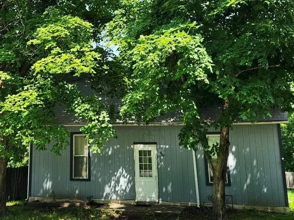 907 Main St, Stewartsville, MO 64490