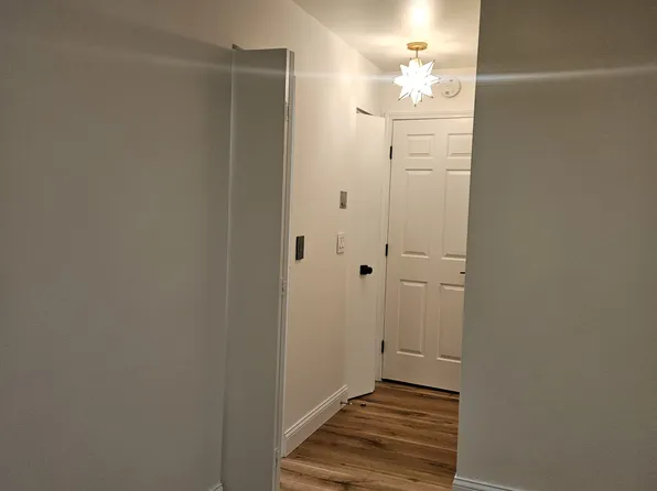 918 Harbor House Dr, Madison, WI