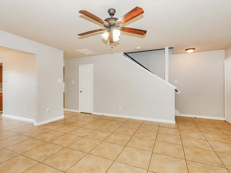 5219 Caymus Dr — Photo 5