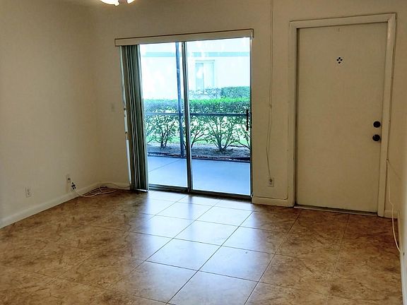 3rd image of 6285 Chasewood Dr APT D