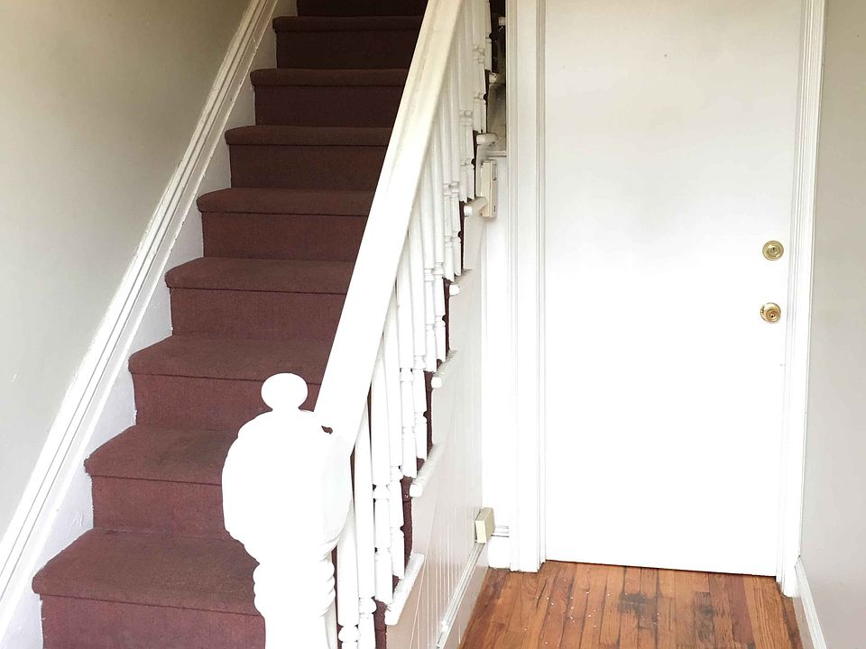 2nd image of 9018 Smith Ave