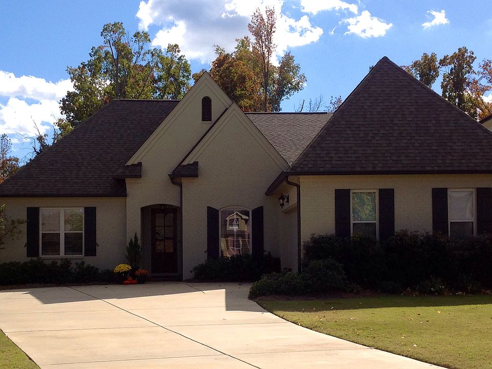 1st image of 348 Windsor Dr N