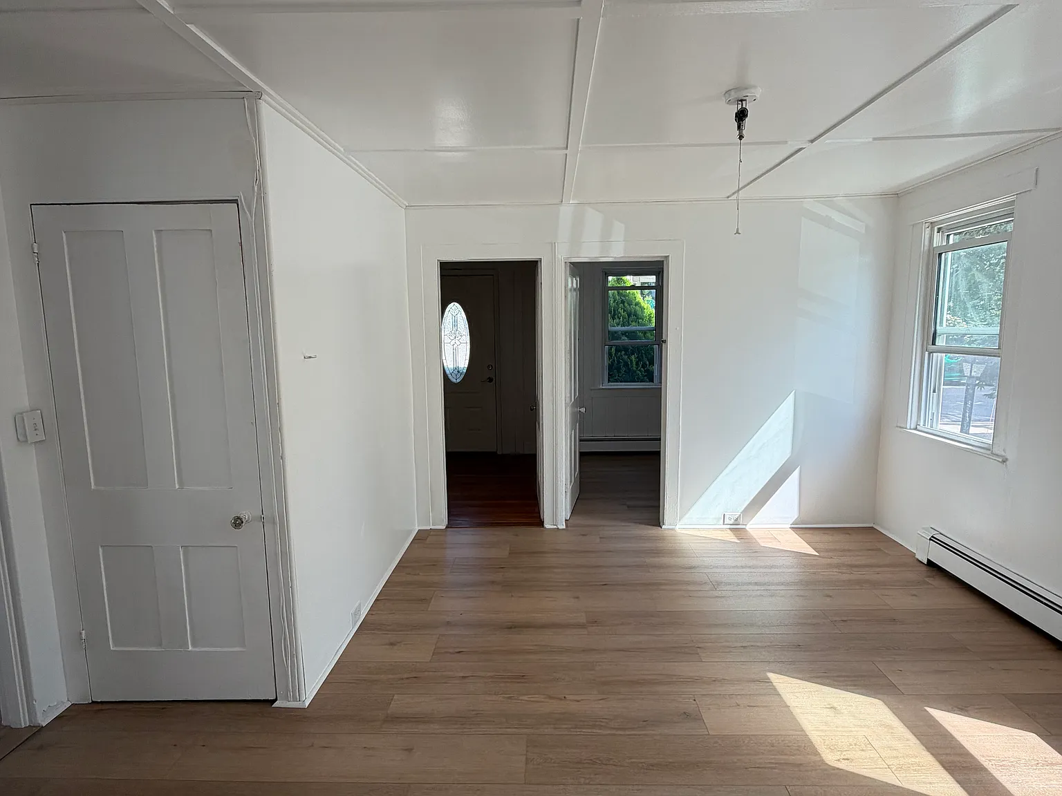 3 bed, 1200 sqft, $2,000 — Photo 3