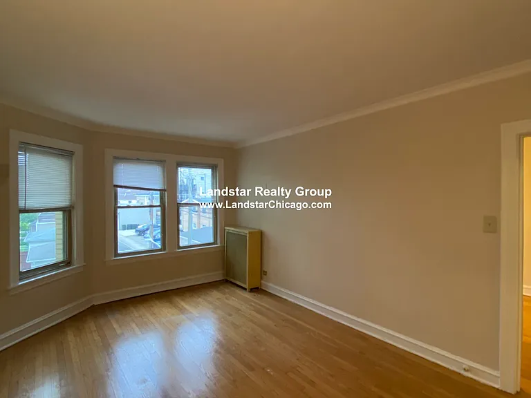 2815 W Berteau Ave #2 — Photo 9