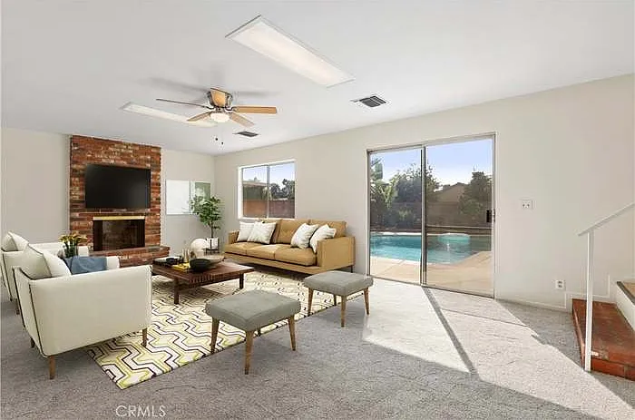 10025 Burnet Ave — Photo 13