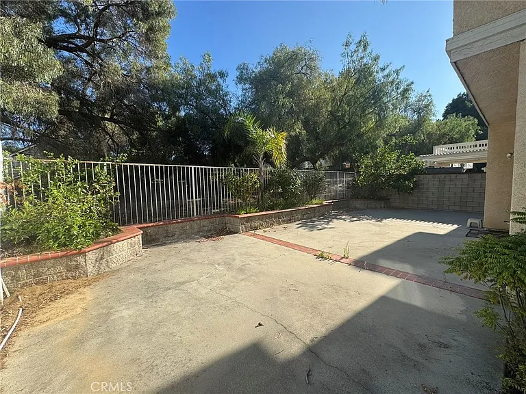 2121 Sun Ridge Dr — Photo 16
