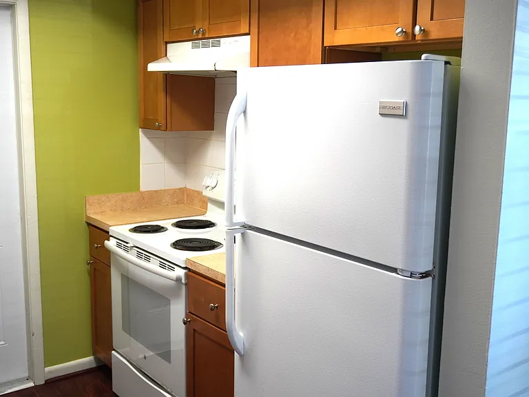 15224 Waverly St #1 — Photo 6